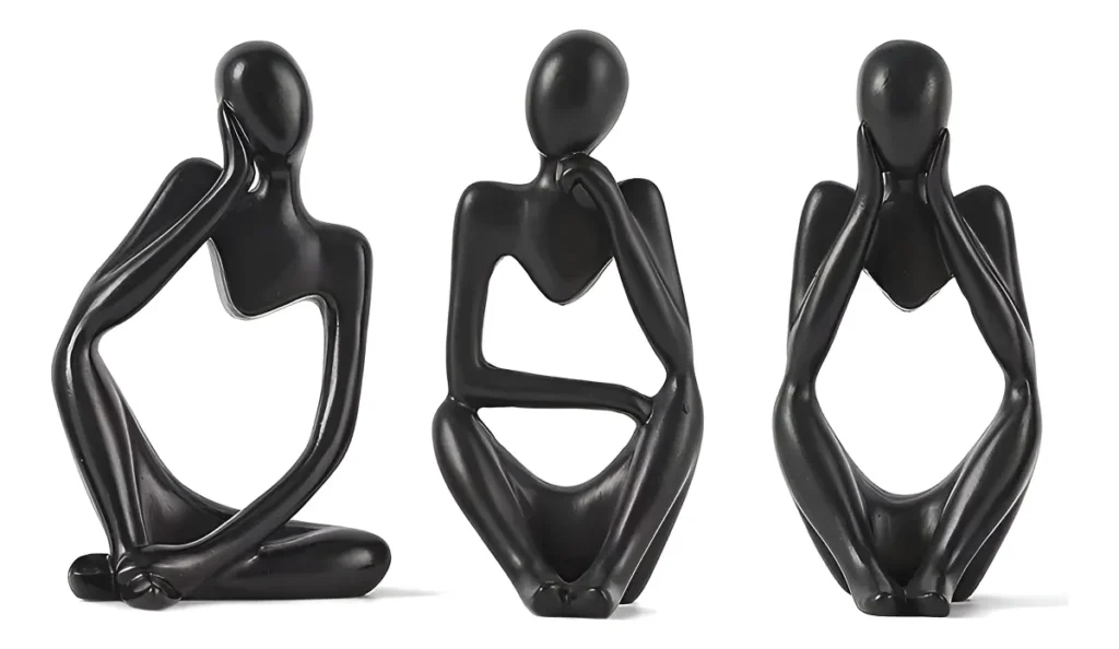 Foto de um kit de Escultura geométrica preta