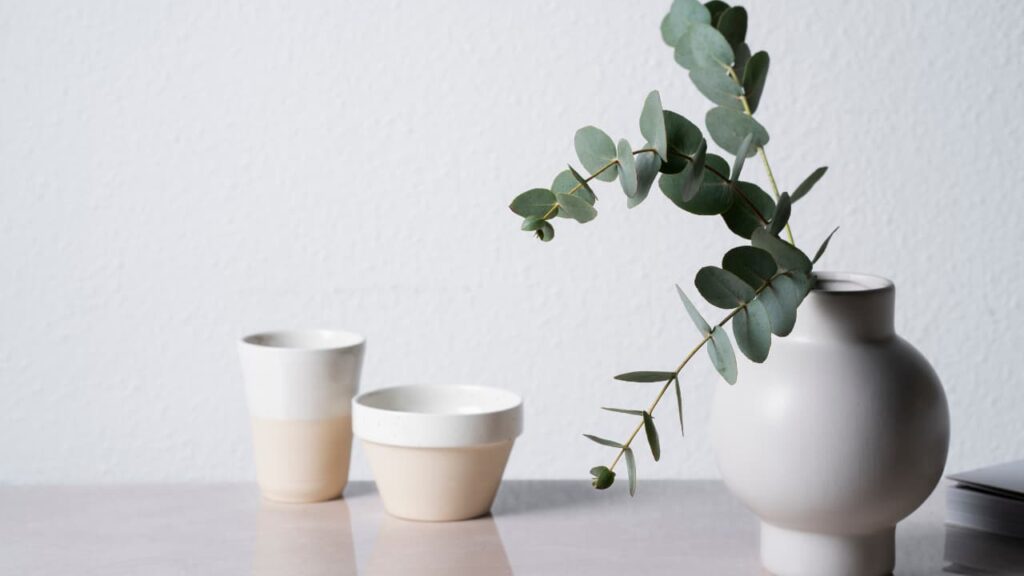 Imagem com objetos de decoração minimalista