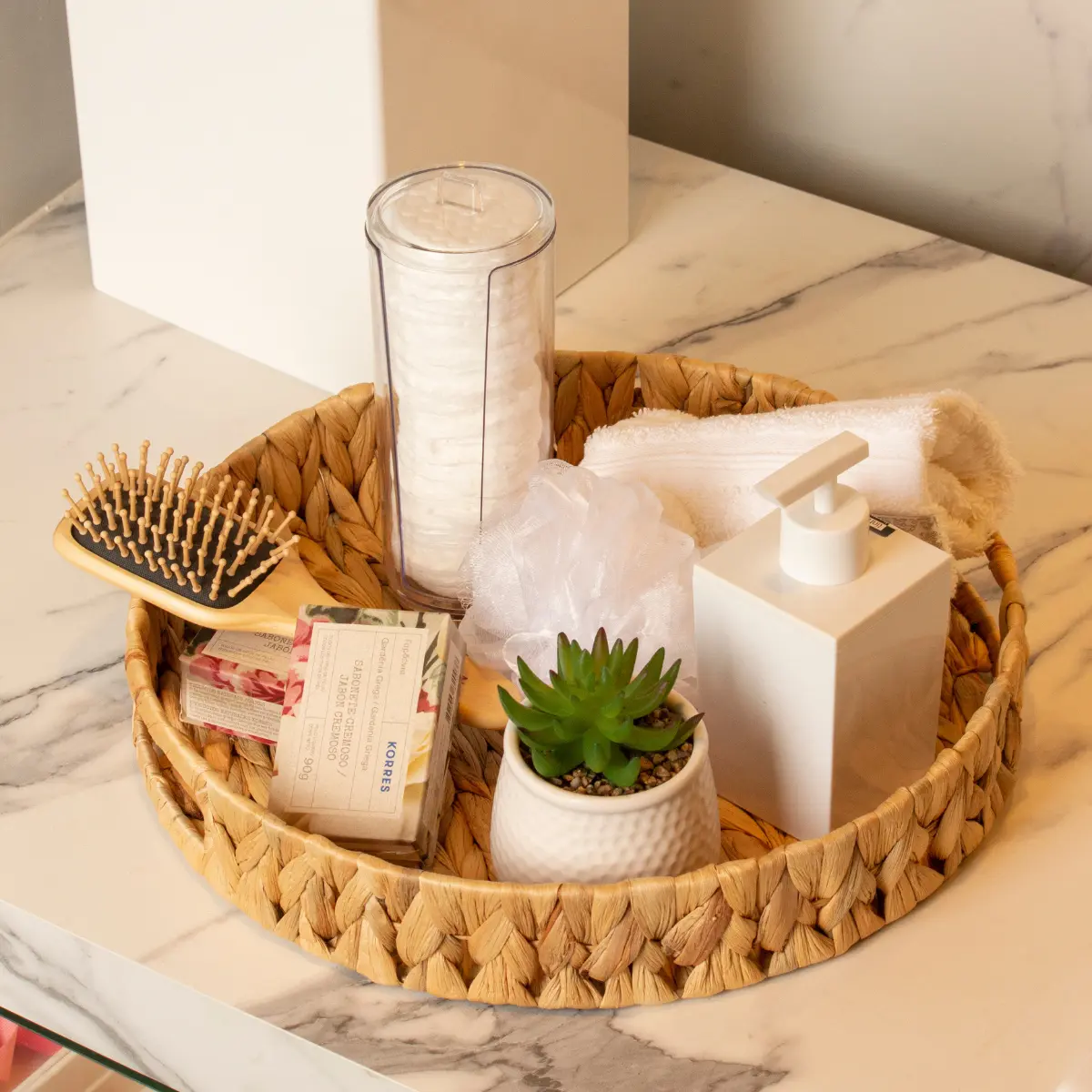 Bandeja em palha natural para decoração