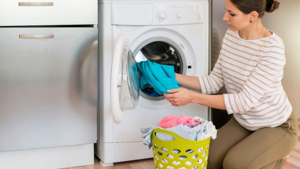 Imagem de uma lavanderia pequena