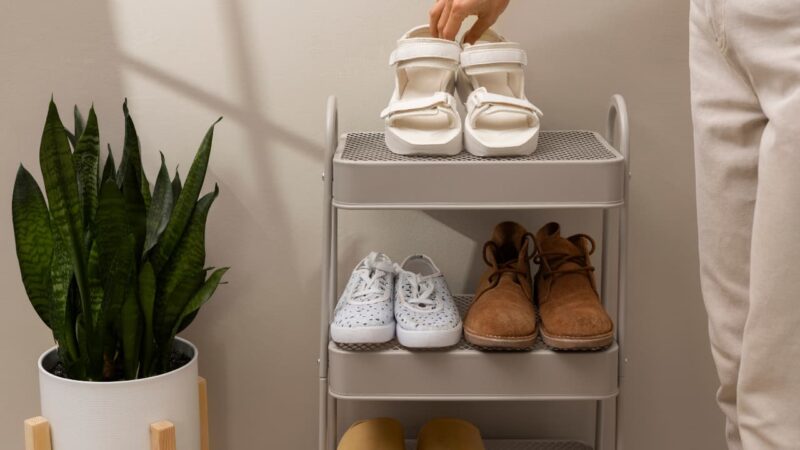 Como organizar sapatos em apartamento pequeno: 12 ideias práticas