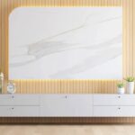 Imagem de uma sala com painel