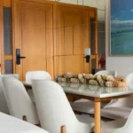 Imagem com móveis da sala de jantar
